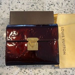 ❌SOLD❌AUTHENTIC LOUIS VUITTON WALLET